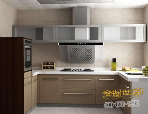 “熱脹冷縮”的 夏季氣候，我們將如何更好的保養(yǎng)整體櫥柜呢？
